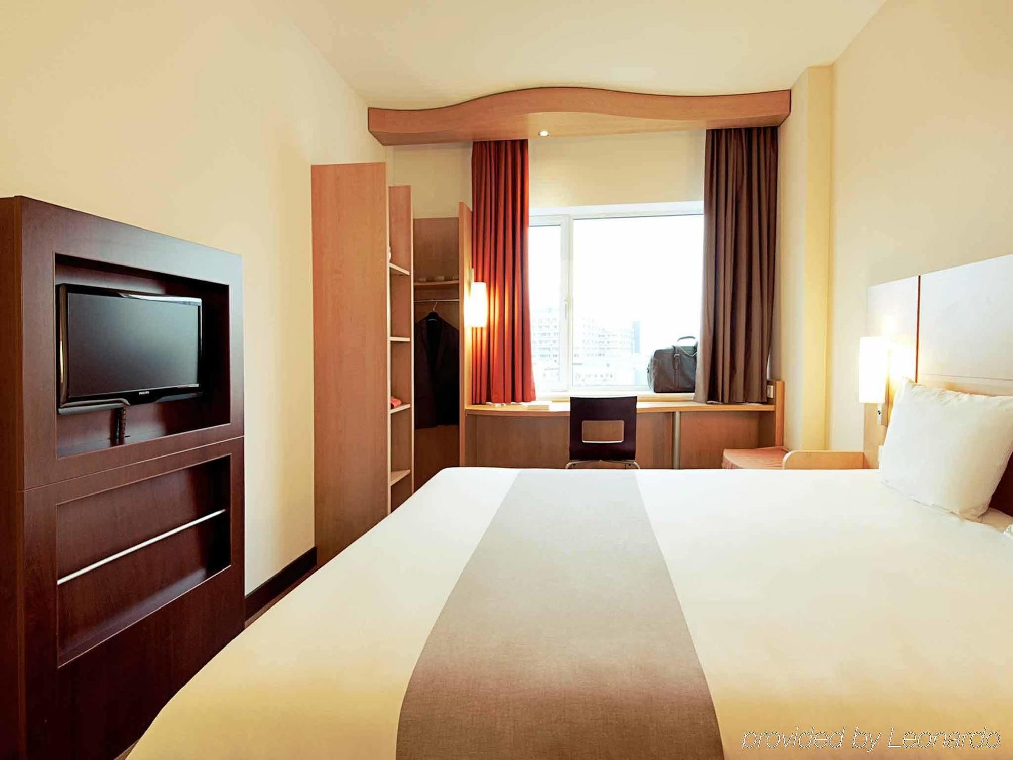 B&B Hotel Montlucon Centre Экстерьер фото